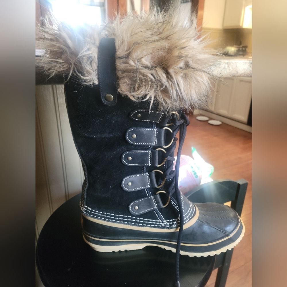 Cozy Black Winter Boots with Faux Fur by SOREL